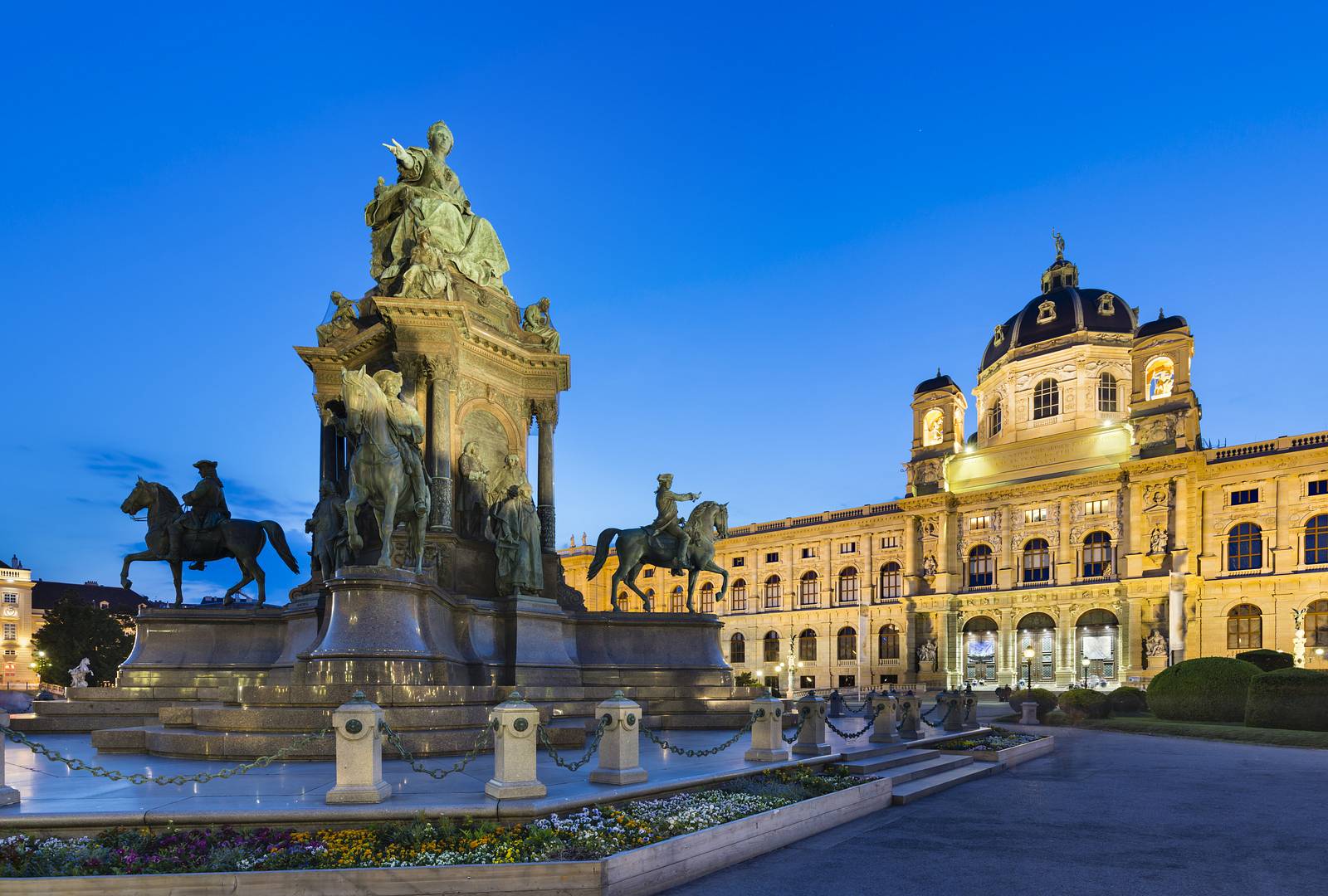 natural-history-museum-vienna-austria-2023-11-27-05-27-54-utc.jpg